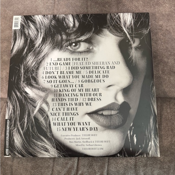 Taylor Swift Reputation Vinyl - Picture 2 of 7